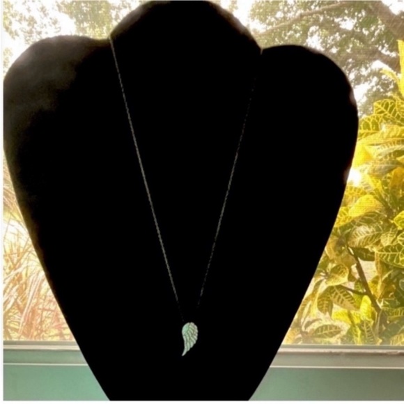 NWT Swarovski Angel Wing Crystals Gold Wash Sterling Silver Necklace - Picture 2 of 7